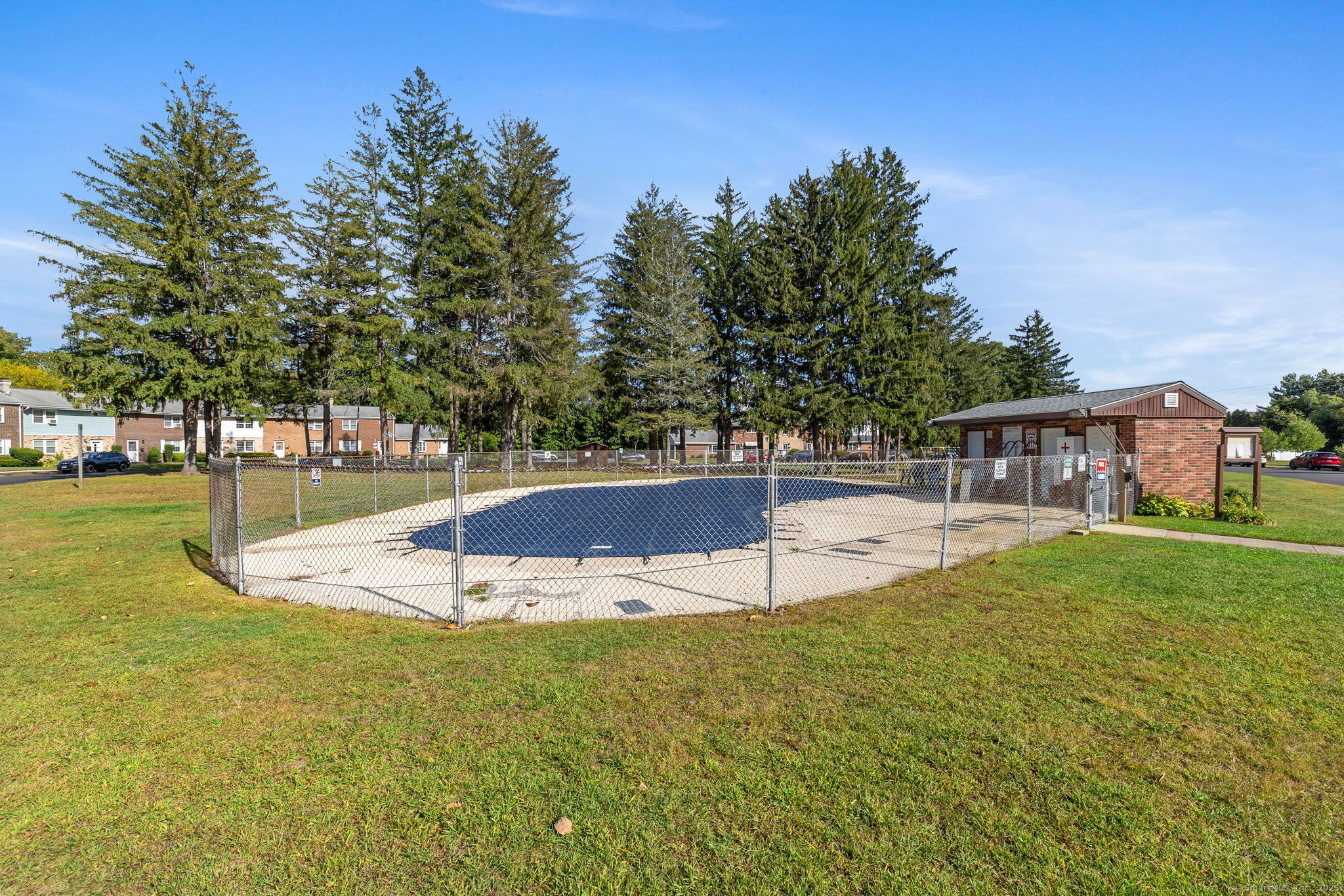 101 Lakeside Drive 100