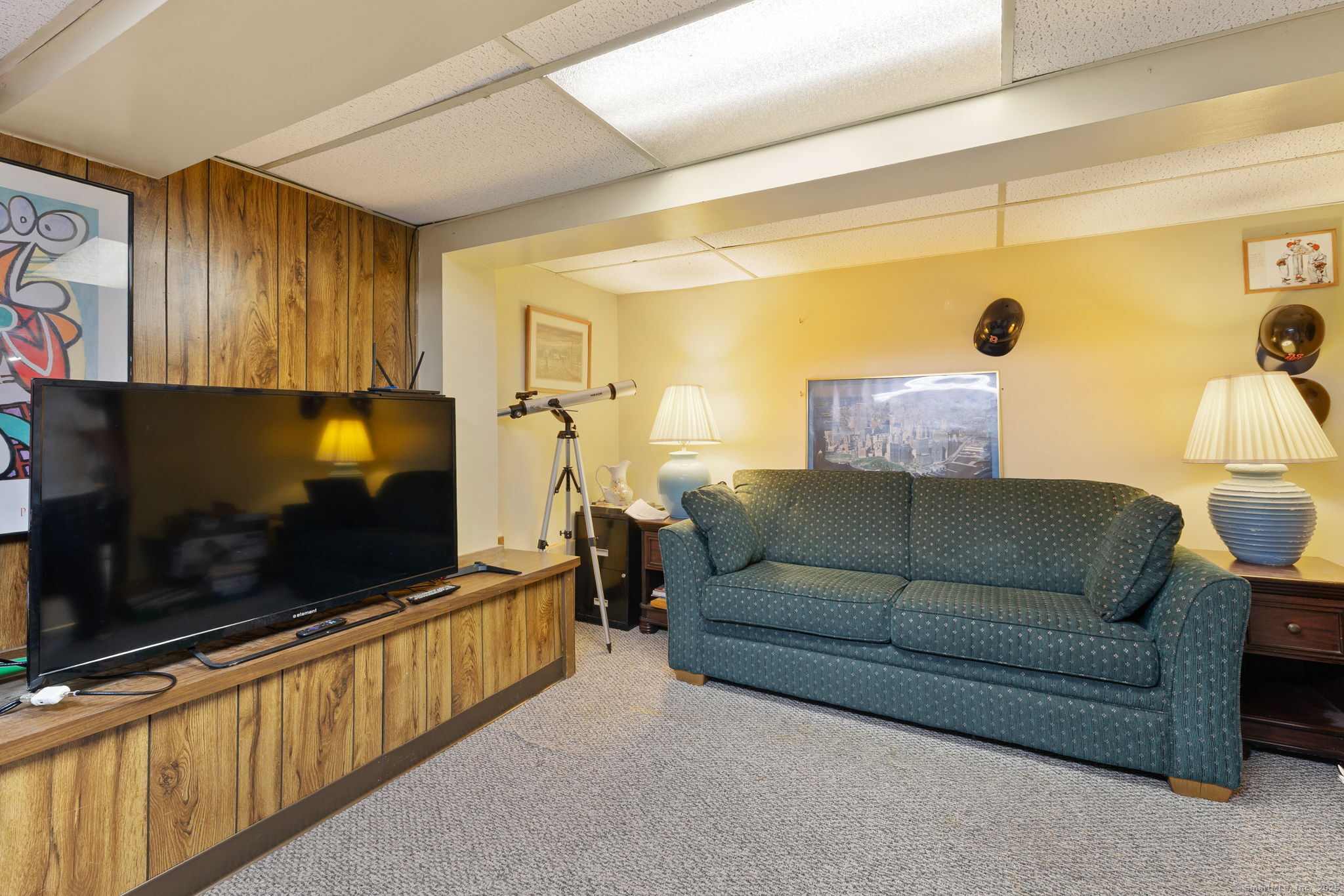 101 Lakeside Drive 100