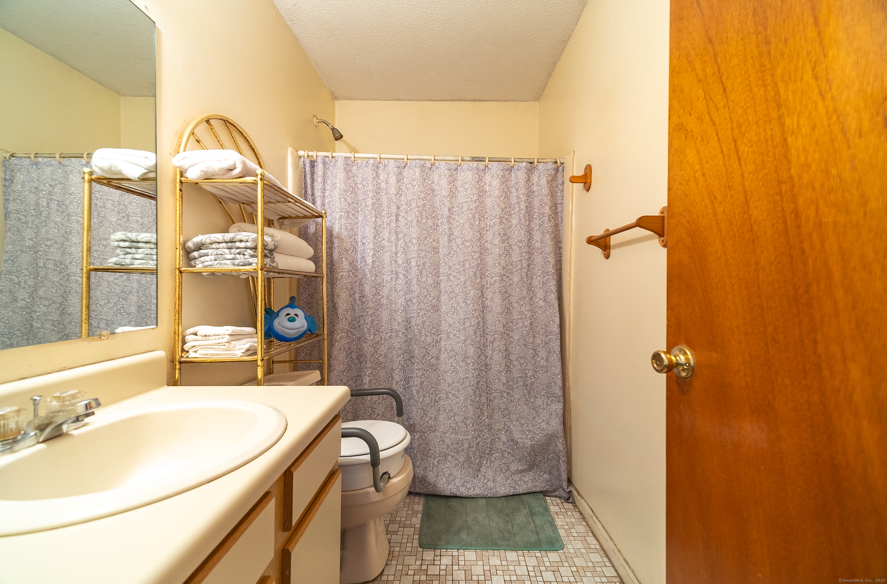 484 First Avenue APT 6