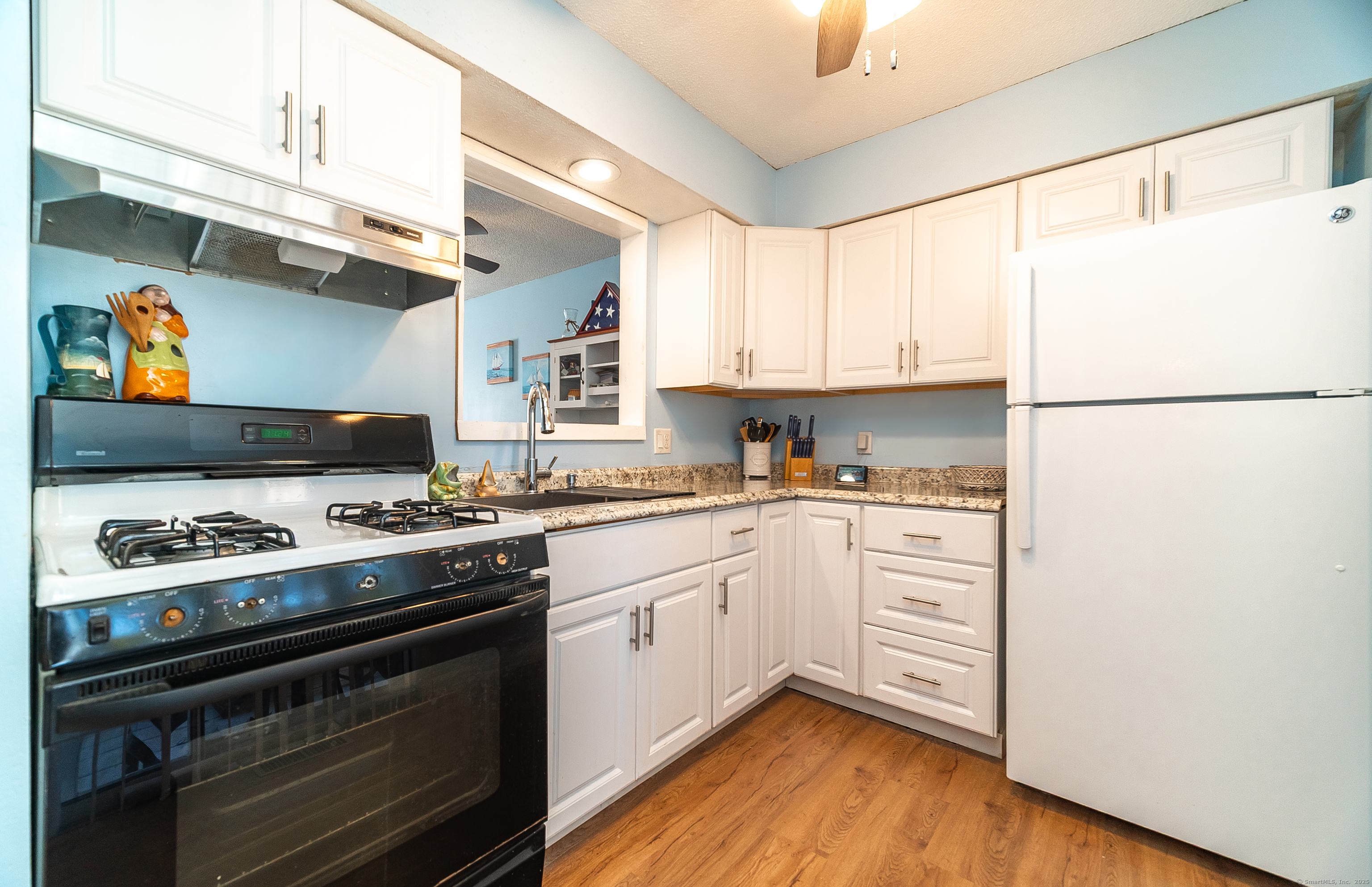 484 First Avenue APT 6