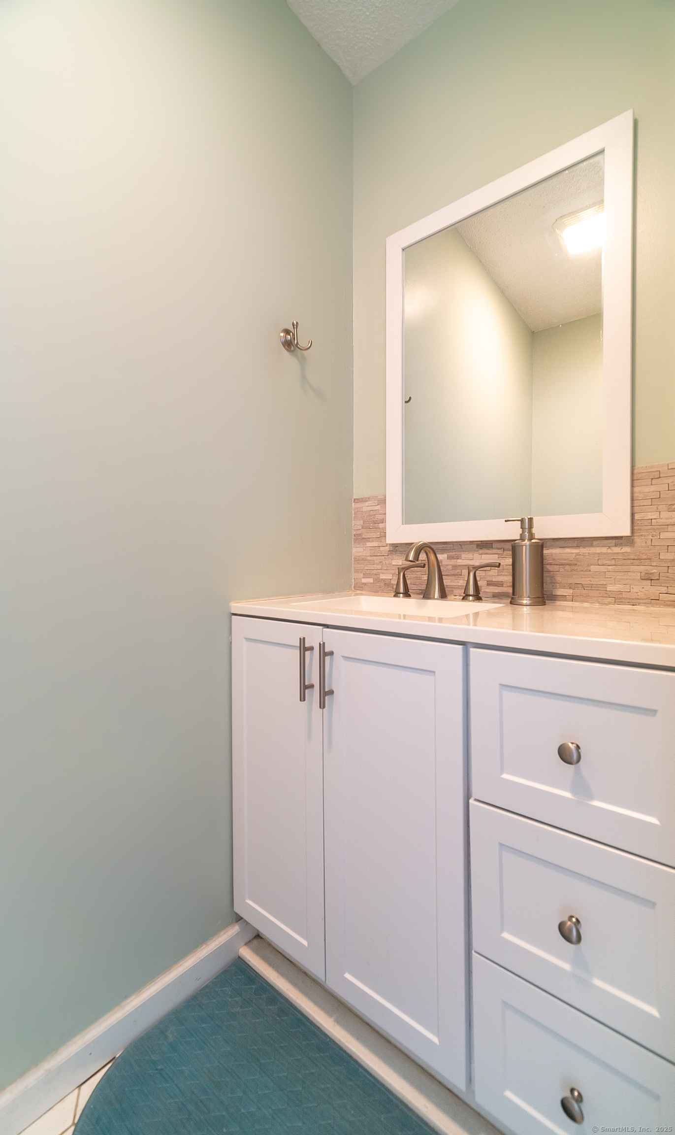 484 First Avenue APT 6