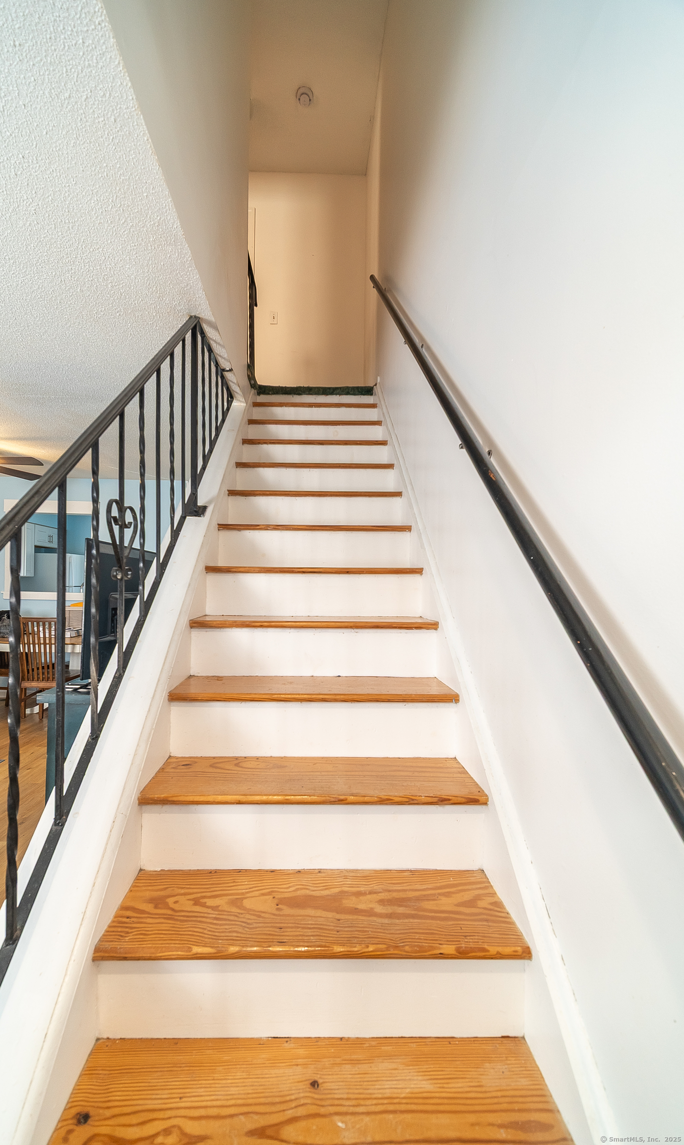 484 First Avenue APT 6