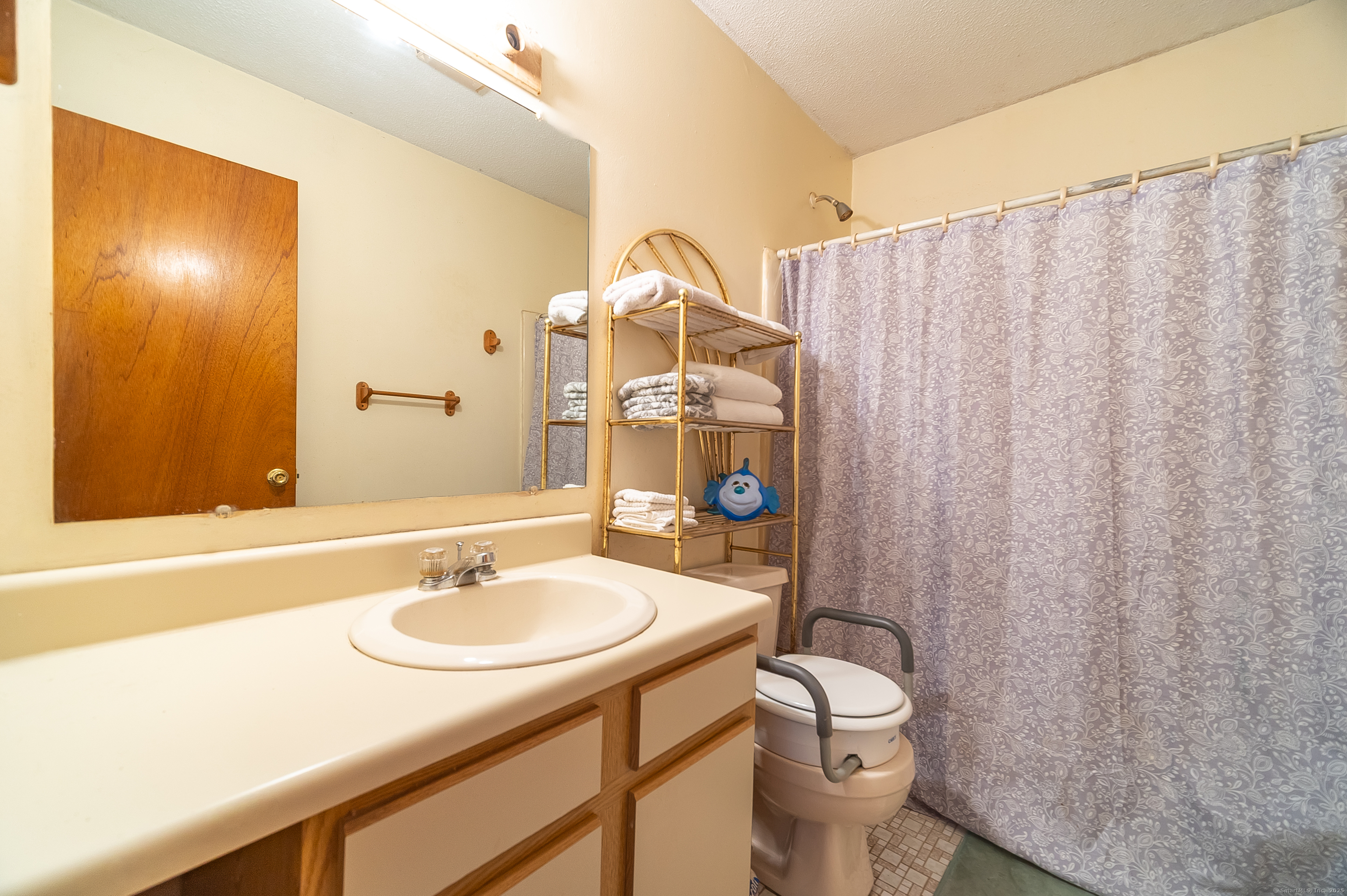 484 First Avenue APT 6