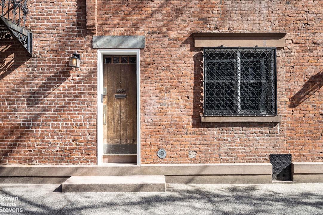239 WAVERLY Place MAIS