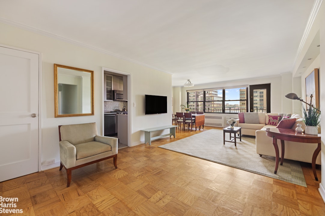 165 W END Avenue 10R
