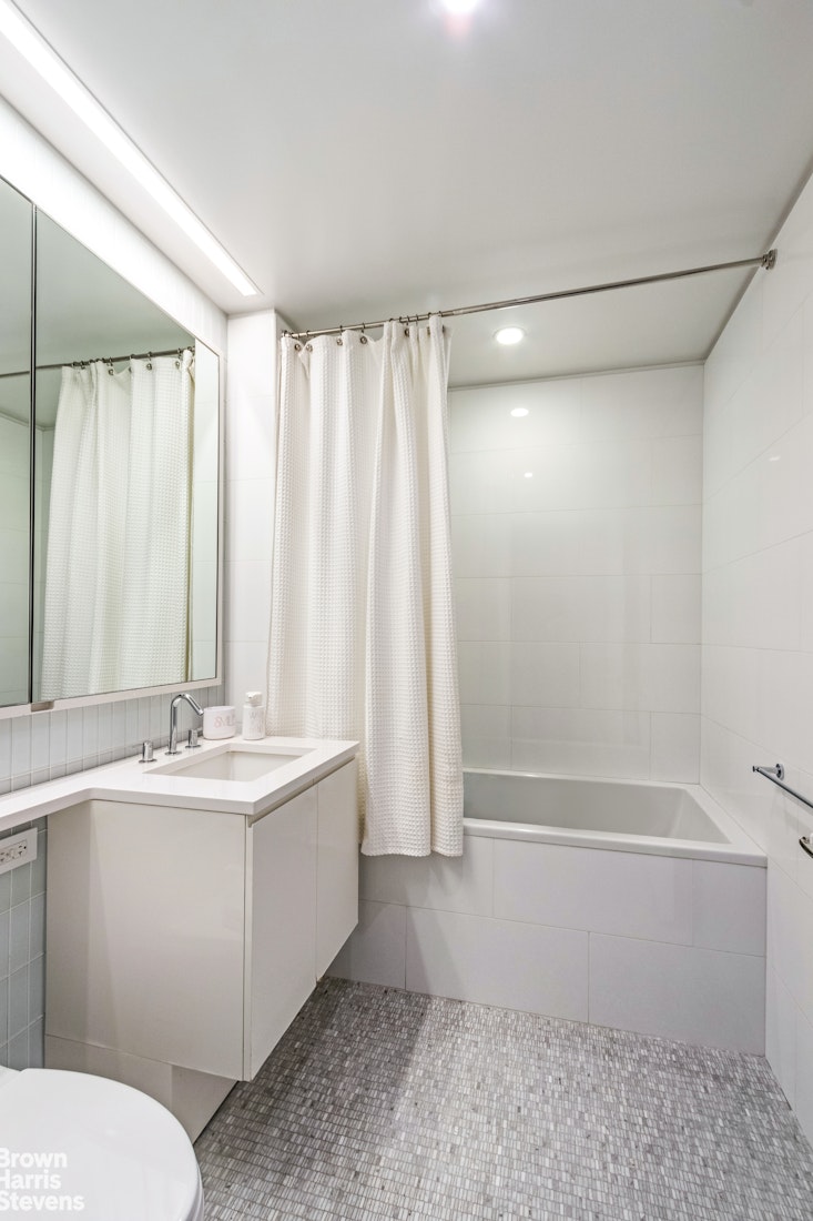 50 RIVERSIDE Boulevard 3H