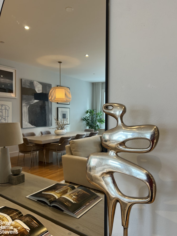 15 HUBERT Street PHB