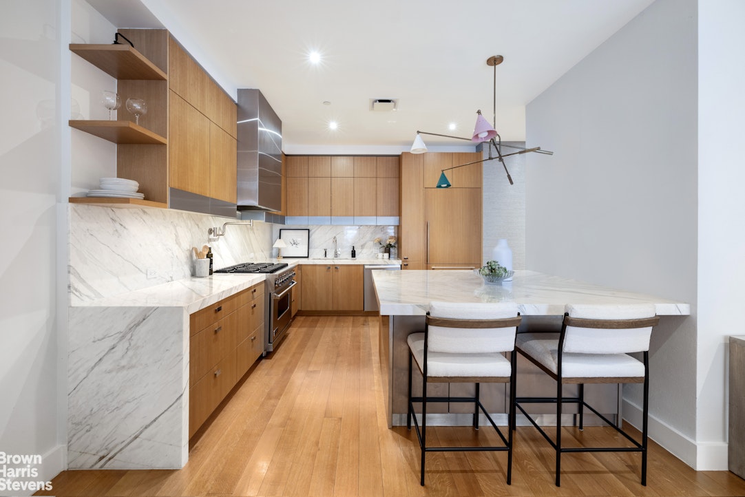 15 HUBERT Street PHB