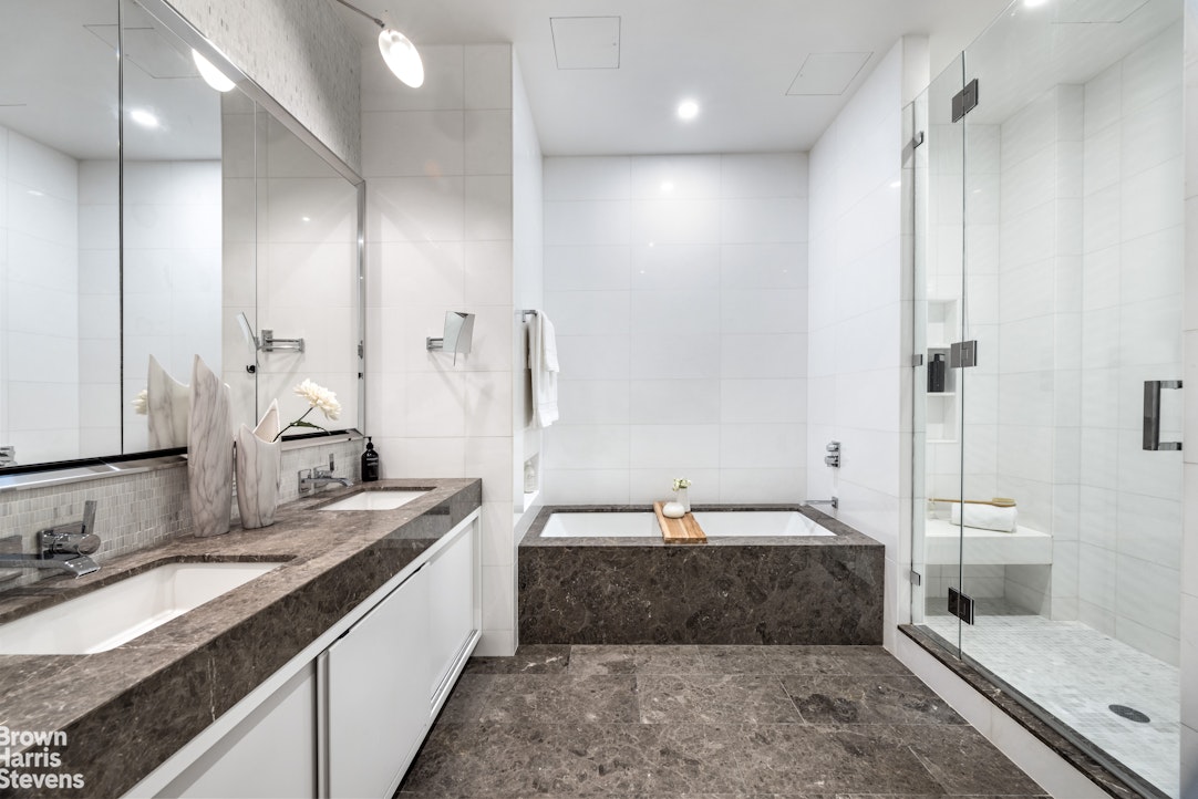 15 HUBERT Street PHB