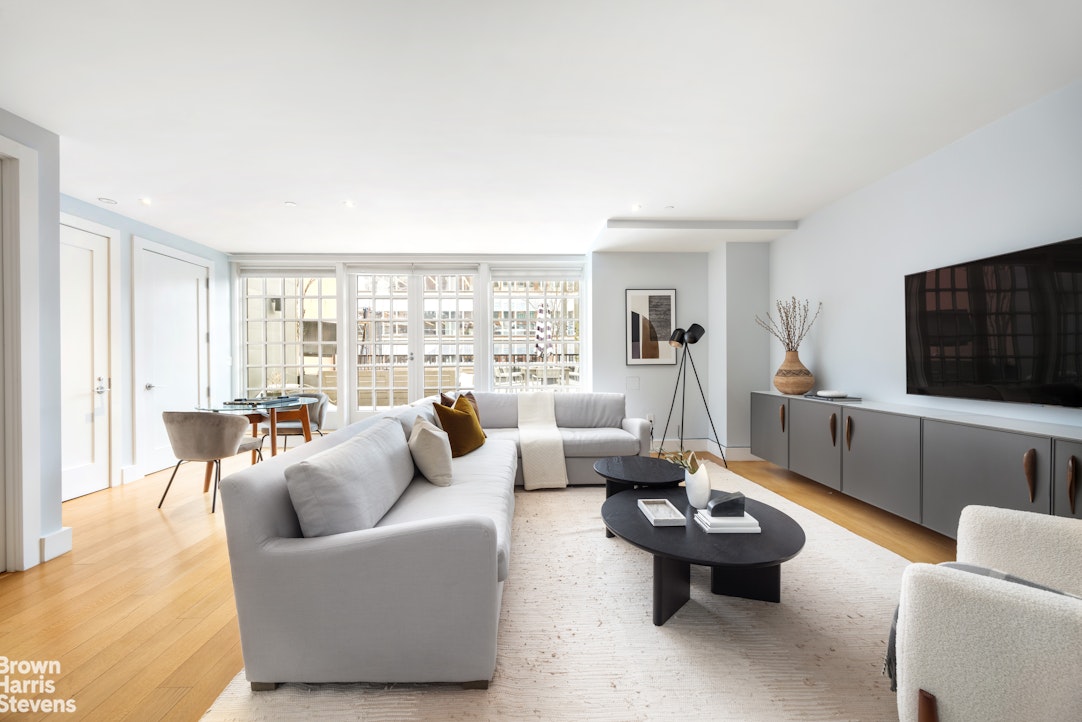 15 HUBERT Street PHB