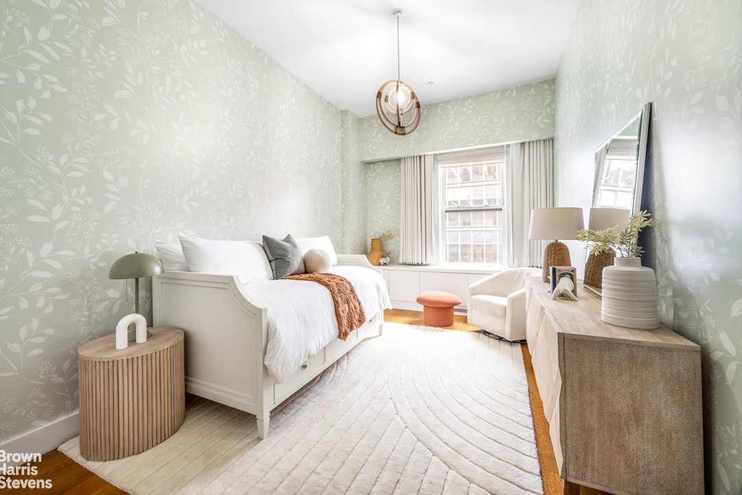 15 HUBERT Street PHB