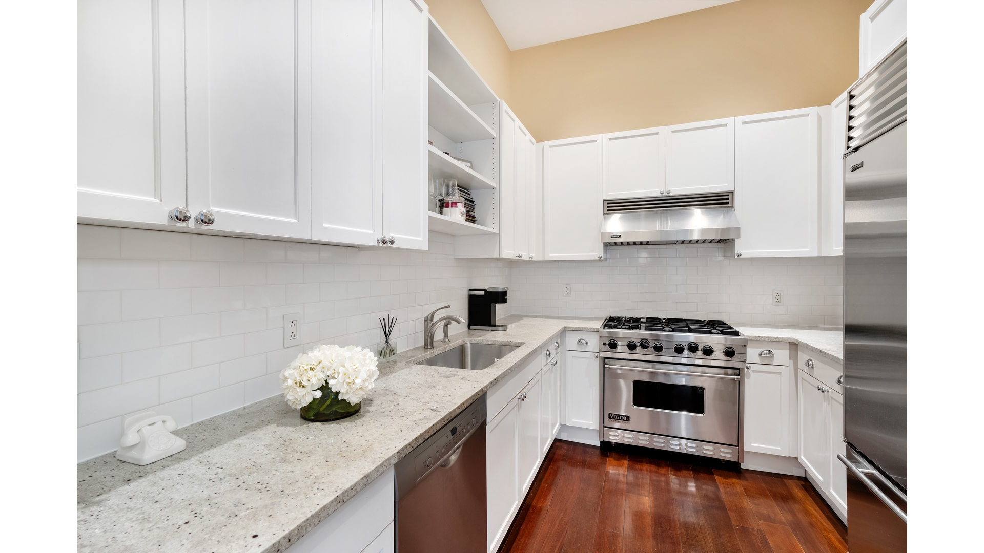 2112 BROADWAY 4B