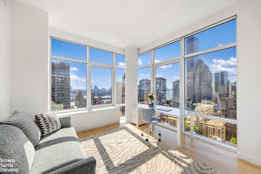 310 E 53RD Street 25A