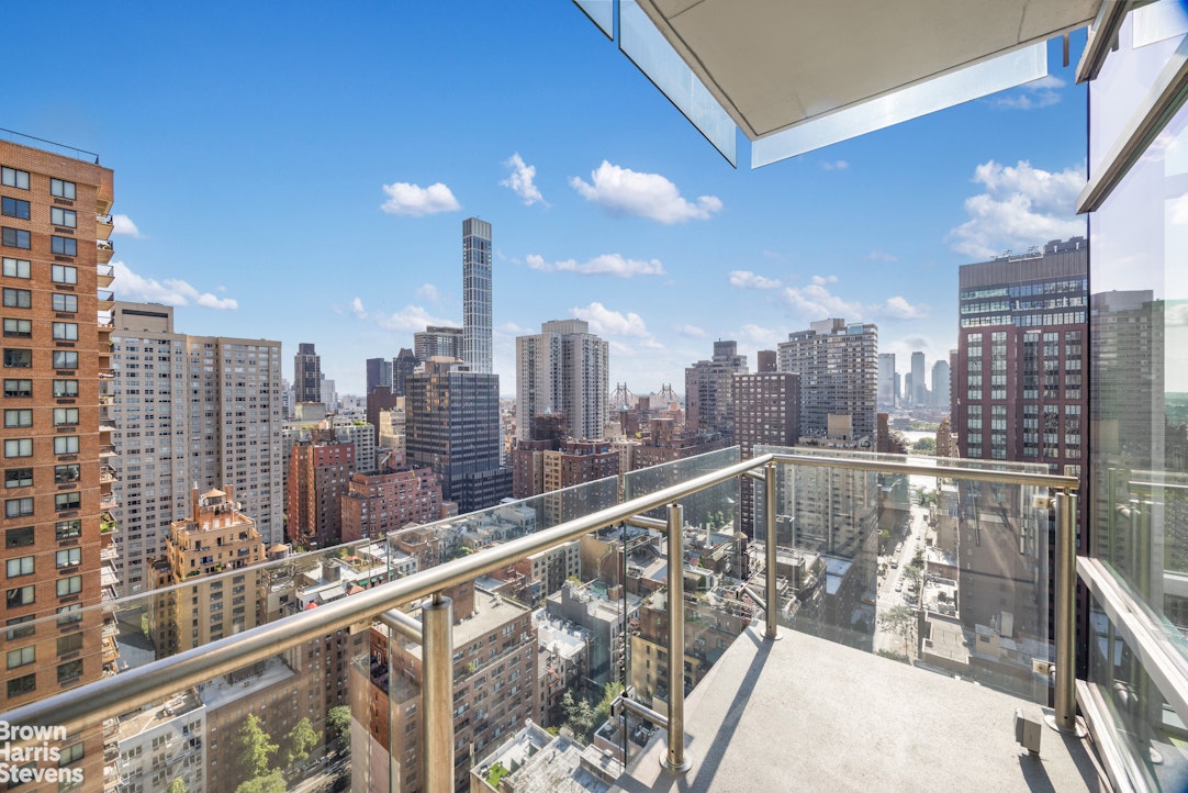 310 E 53RD Street 25A