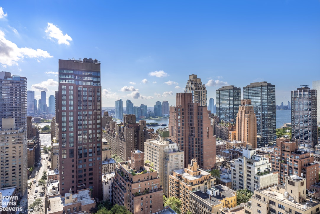 310 E 53RD Street 25A