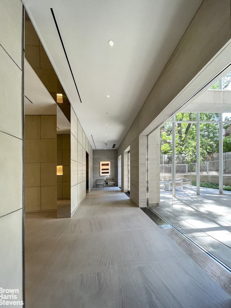 310 E 53RD Street 25A