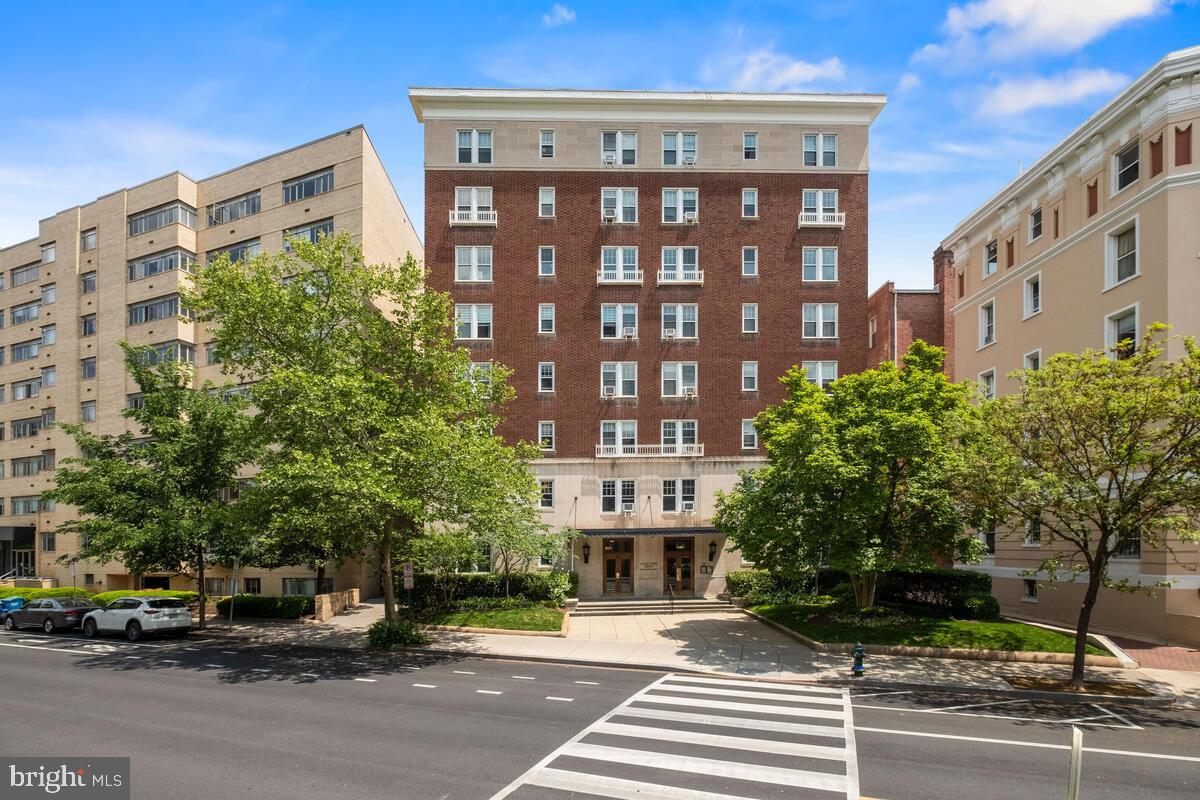 1954 Columbia Rd NW #610
