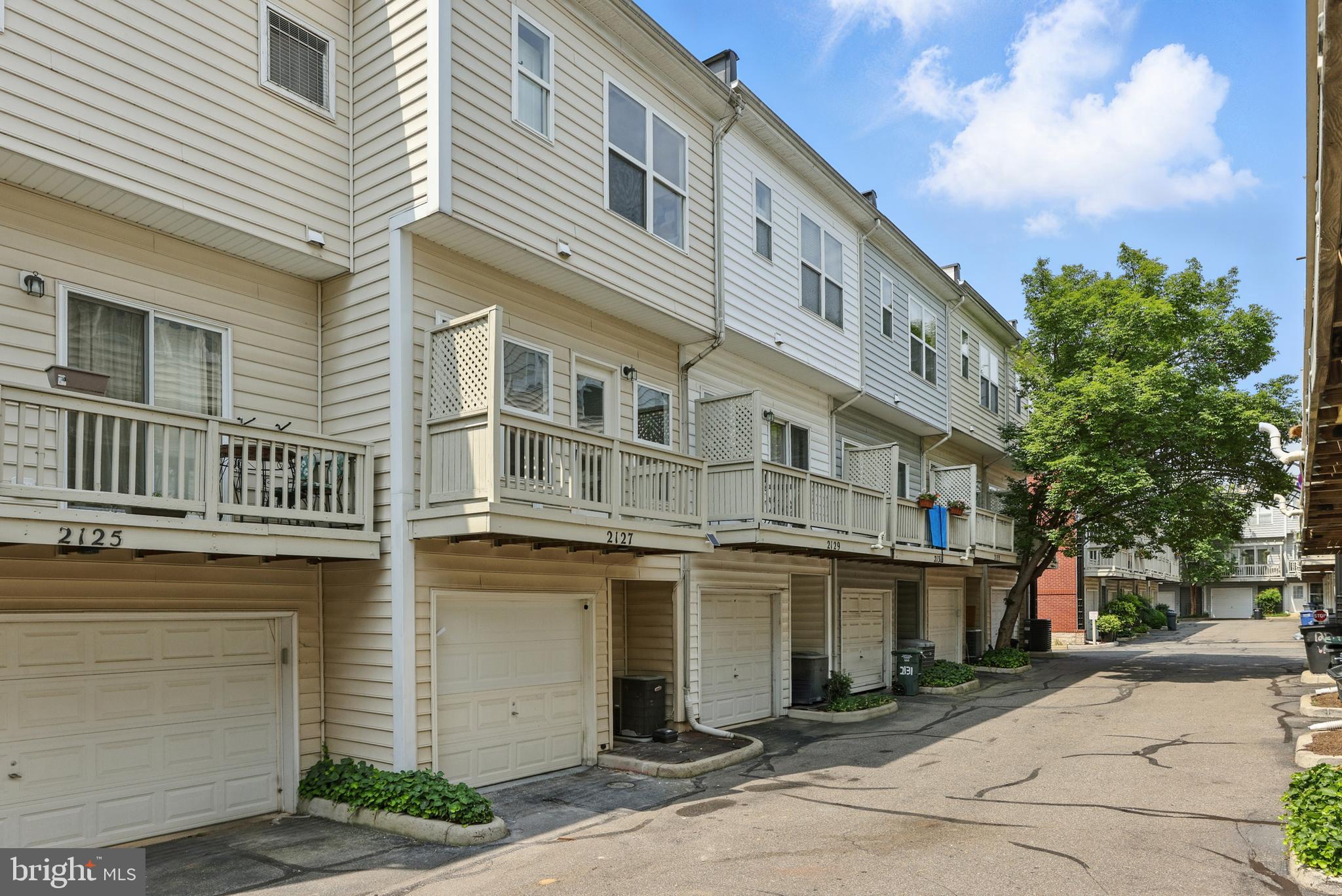 2127 12th Pl NW