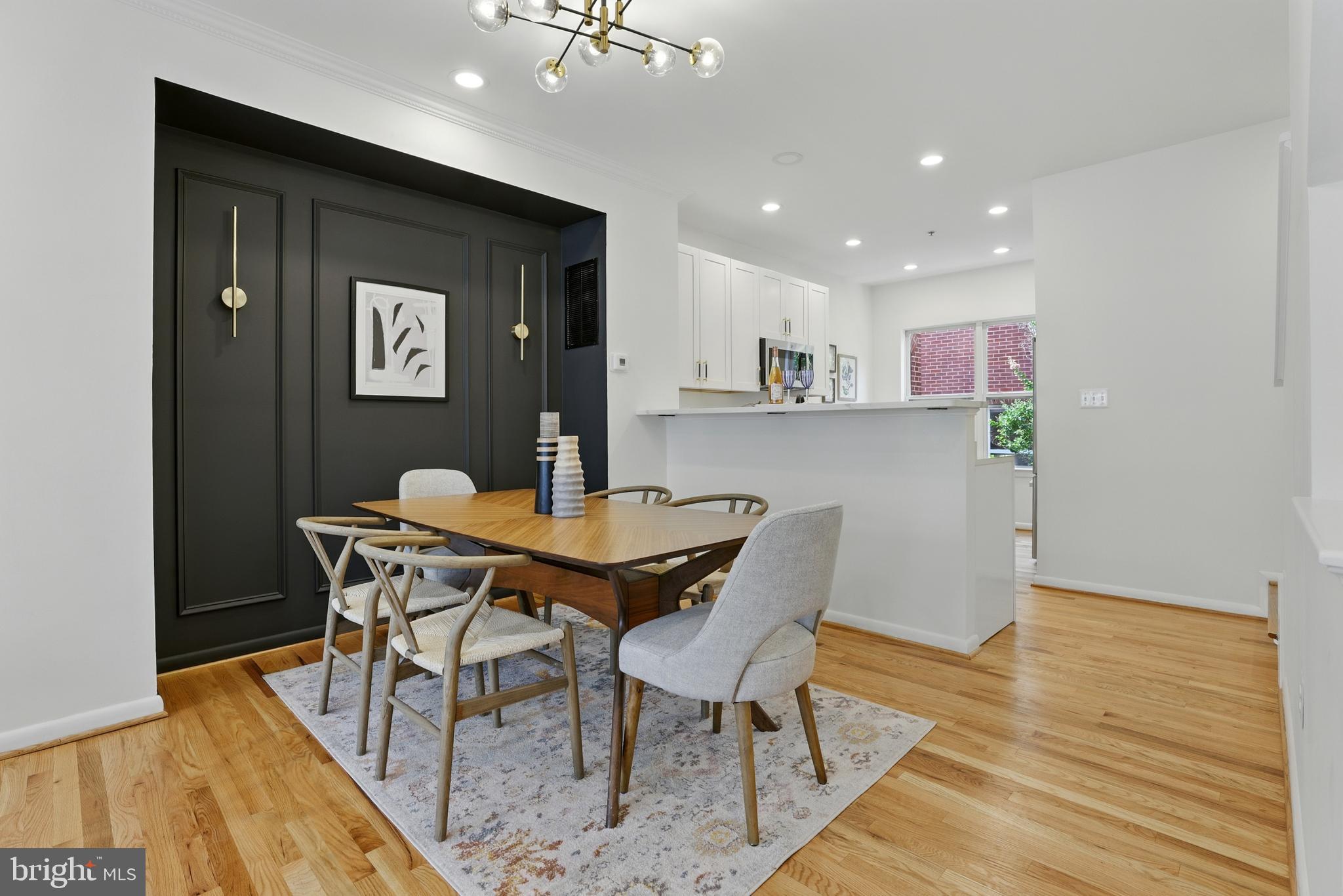 2127 12th Pl NW
