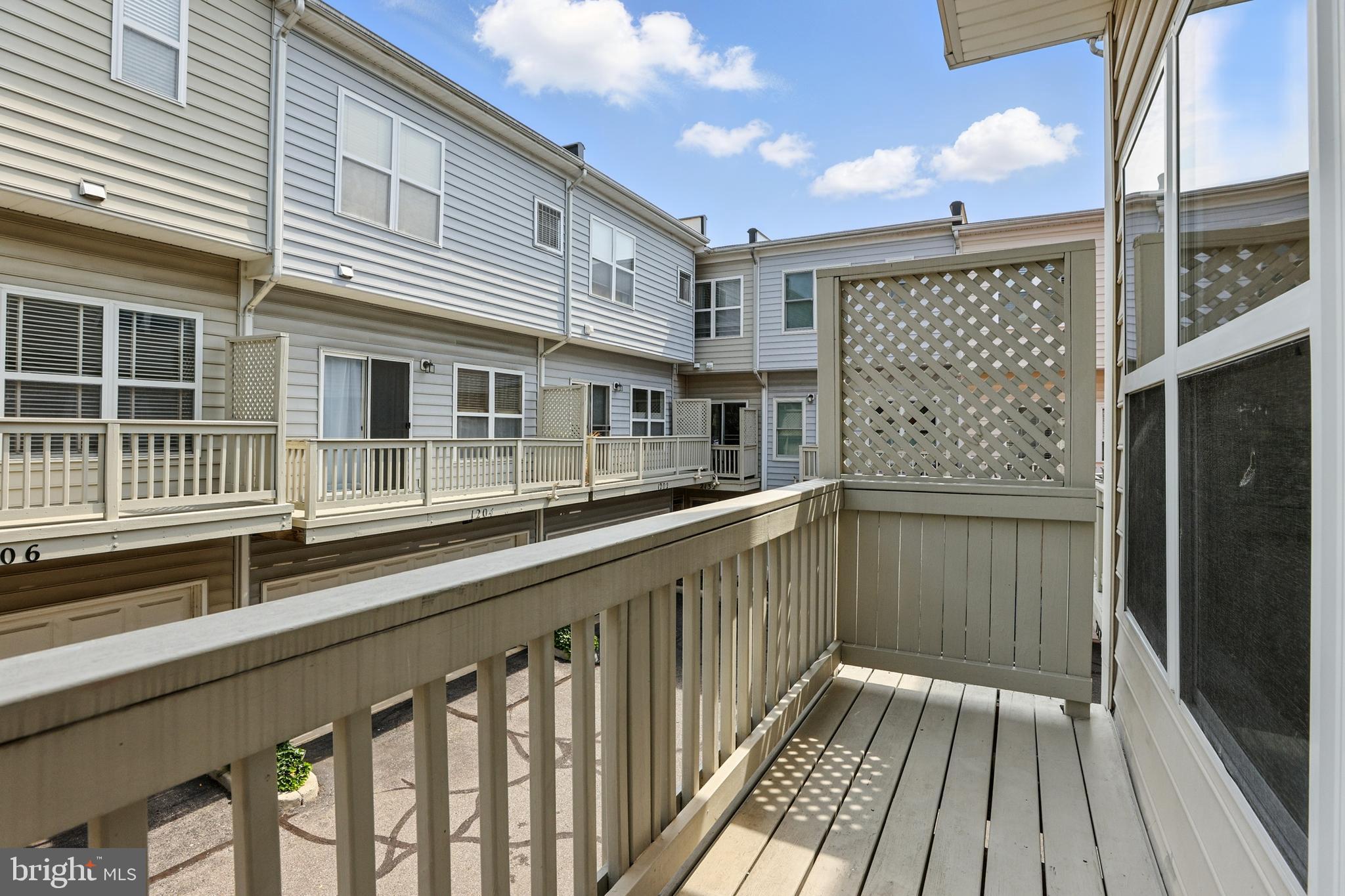 2127 12th Pl NW