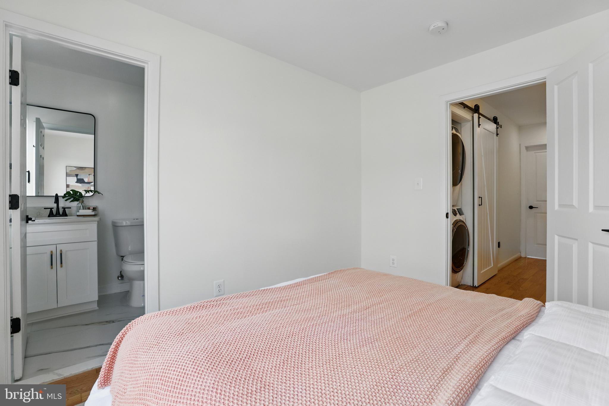 2127 12th Pl NW