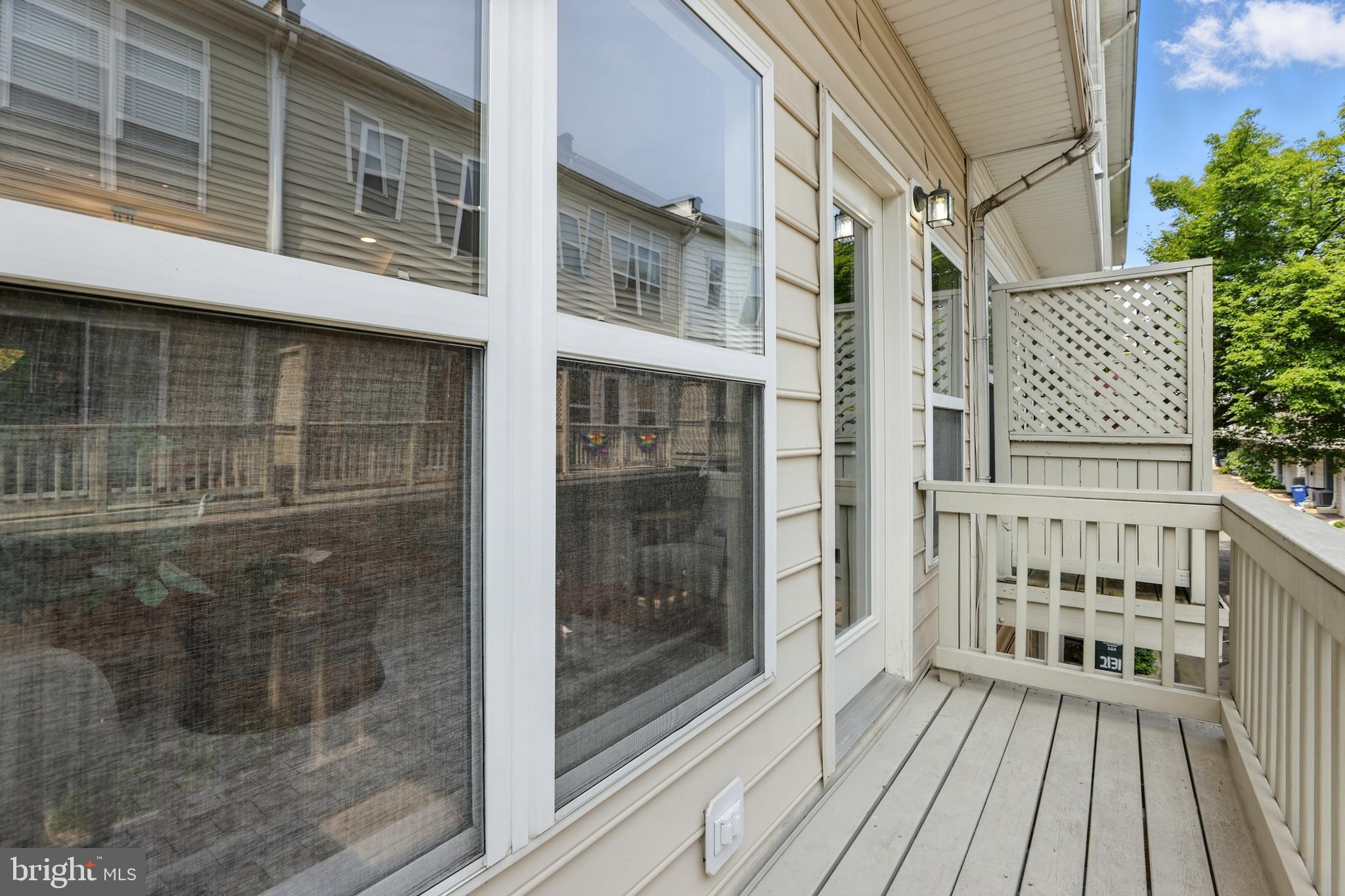 2127 12th Pl NW