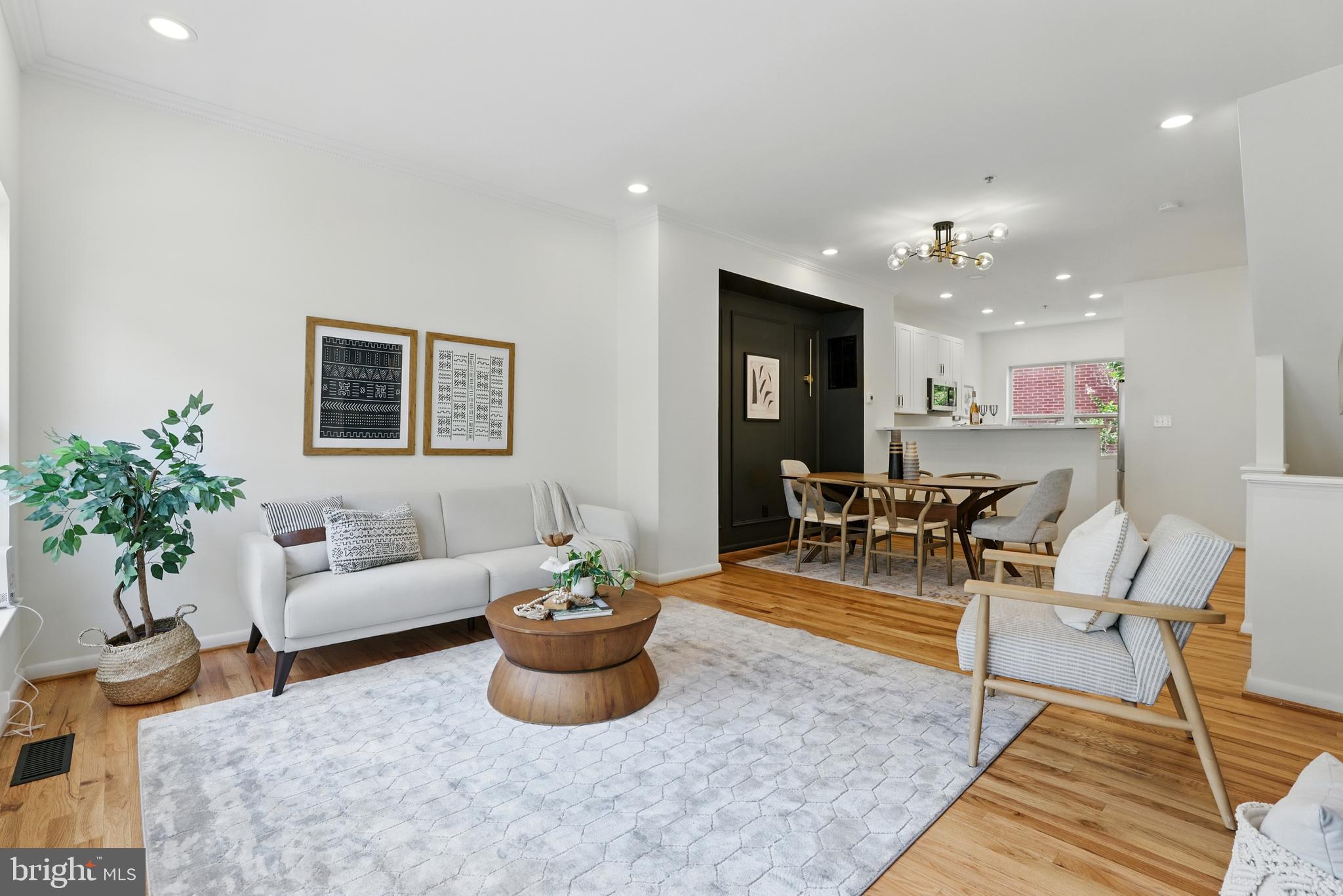 2127 12th Pl NW