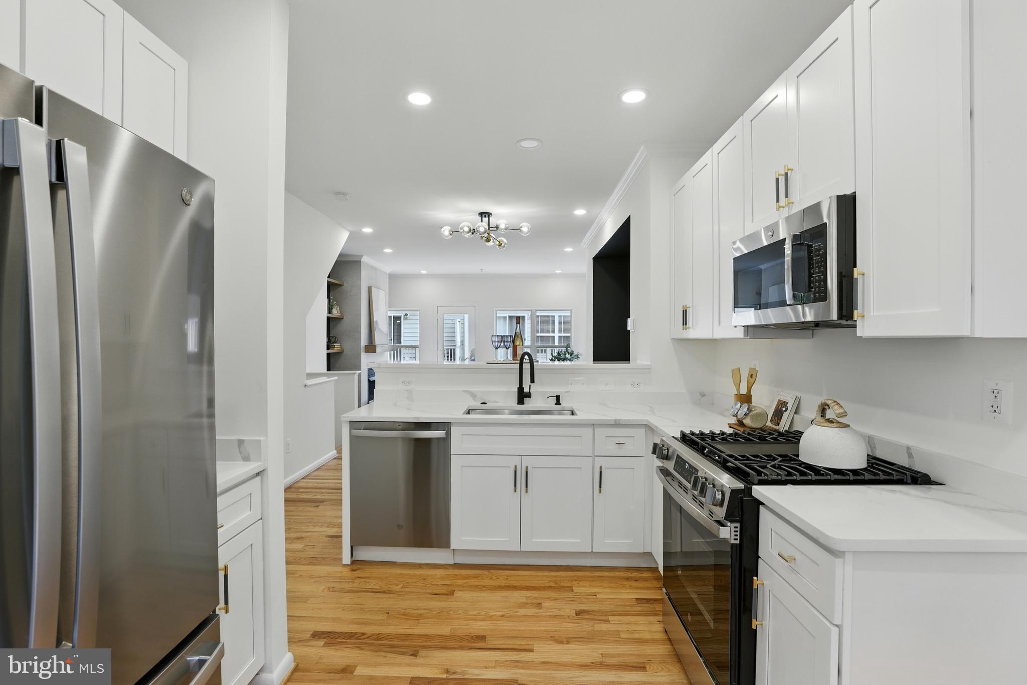 2127 12th Pl NW