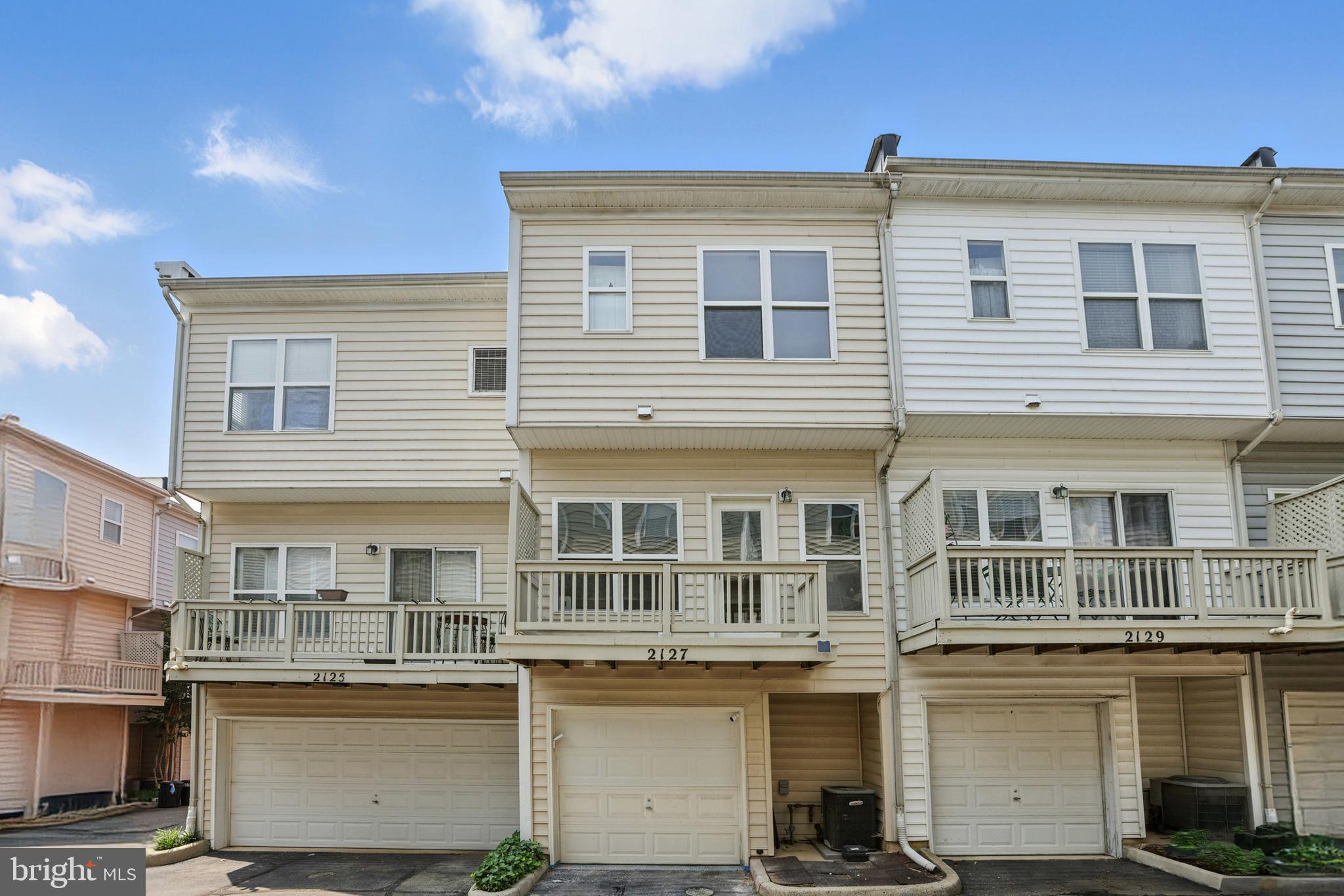 2127 12th Pl NW