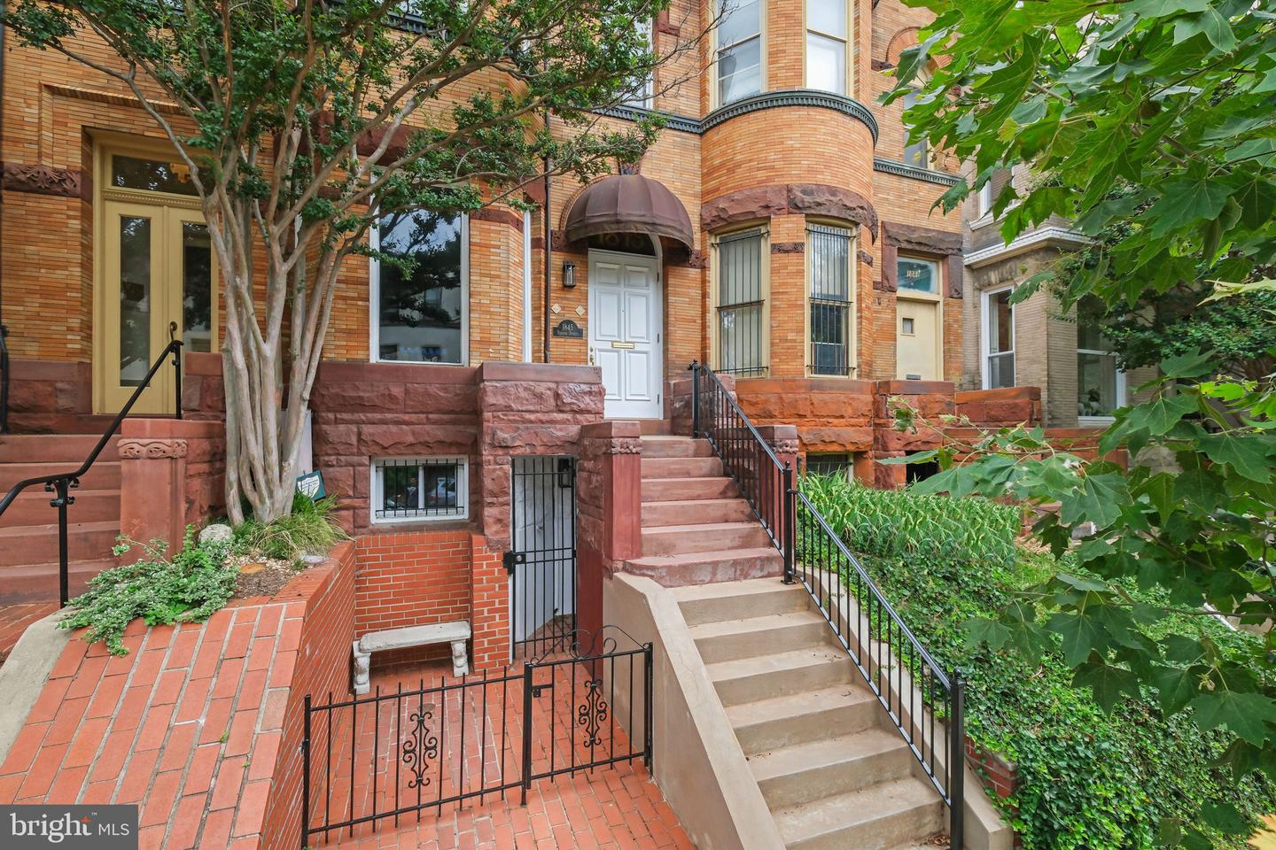 1845 Vernon St NW