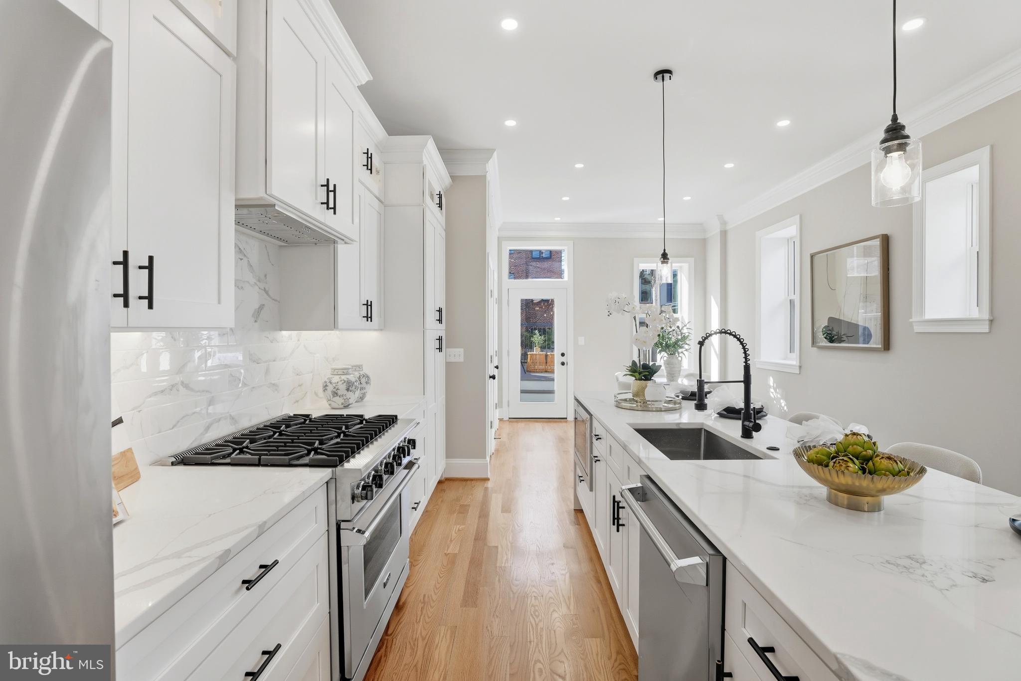 910 WESTMINSTER STREET NW