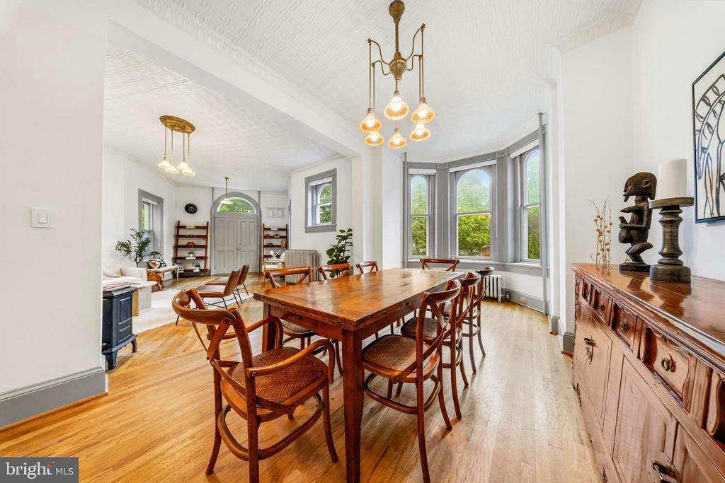 801 MASSACHUSETTS AVENUE NE