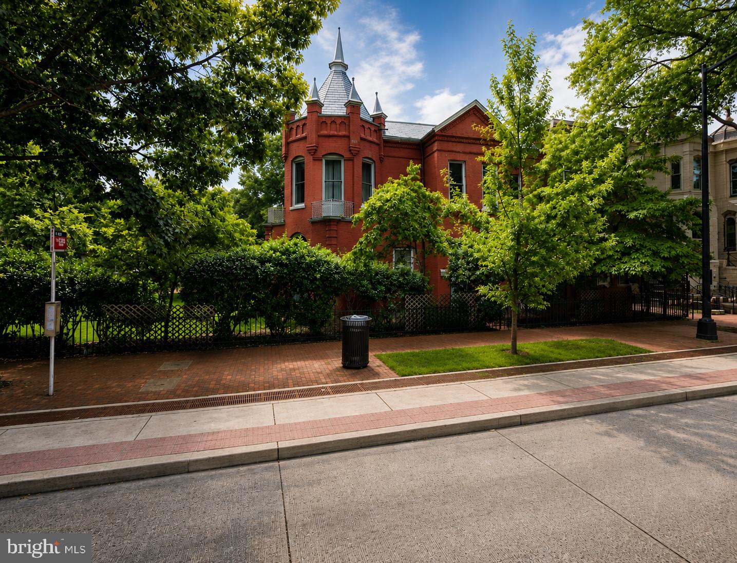 801 MASSACHUSETTS AVENUE NE