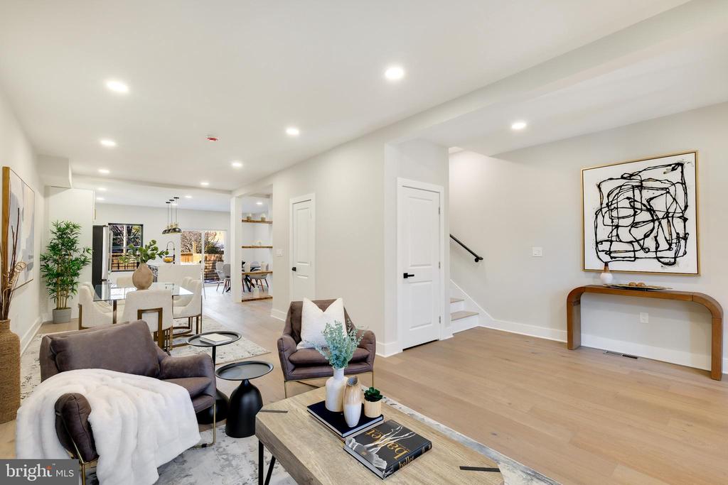 21 16TH STREET SE