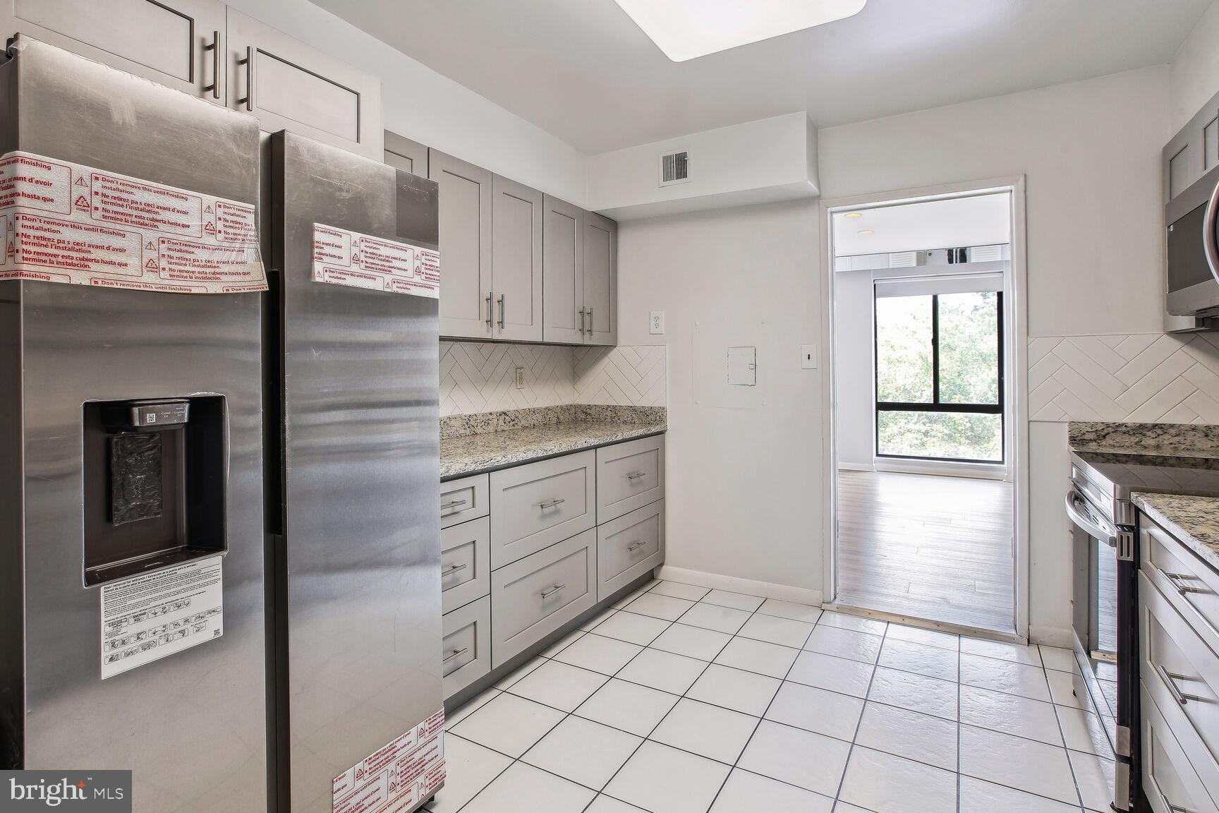 7 Slade Ave #405