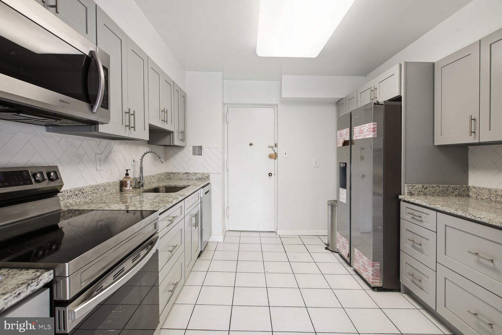 7 Slade Ave #405