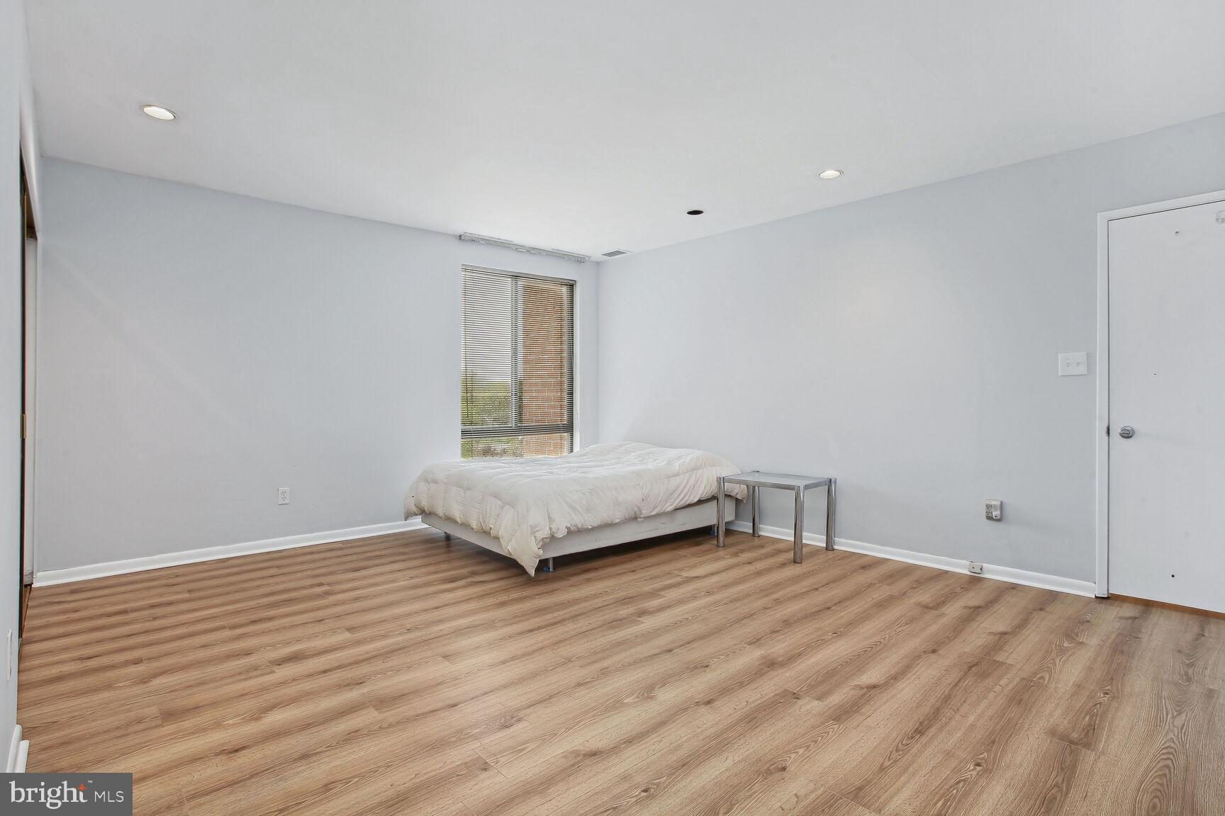 7 Slade Ave #405