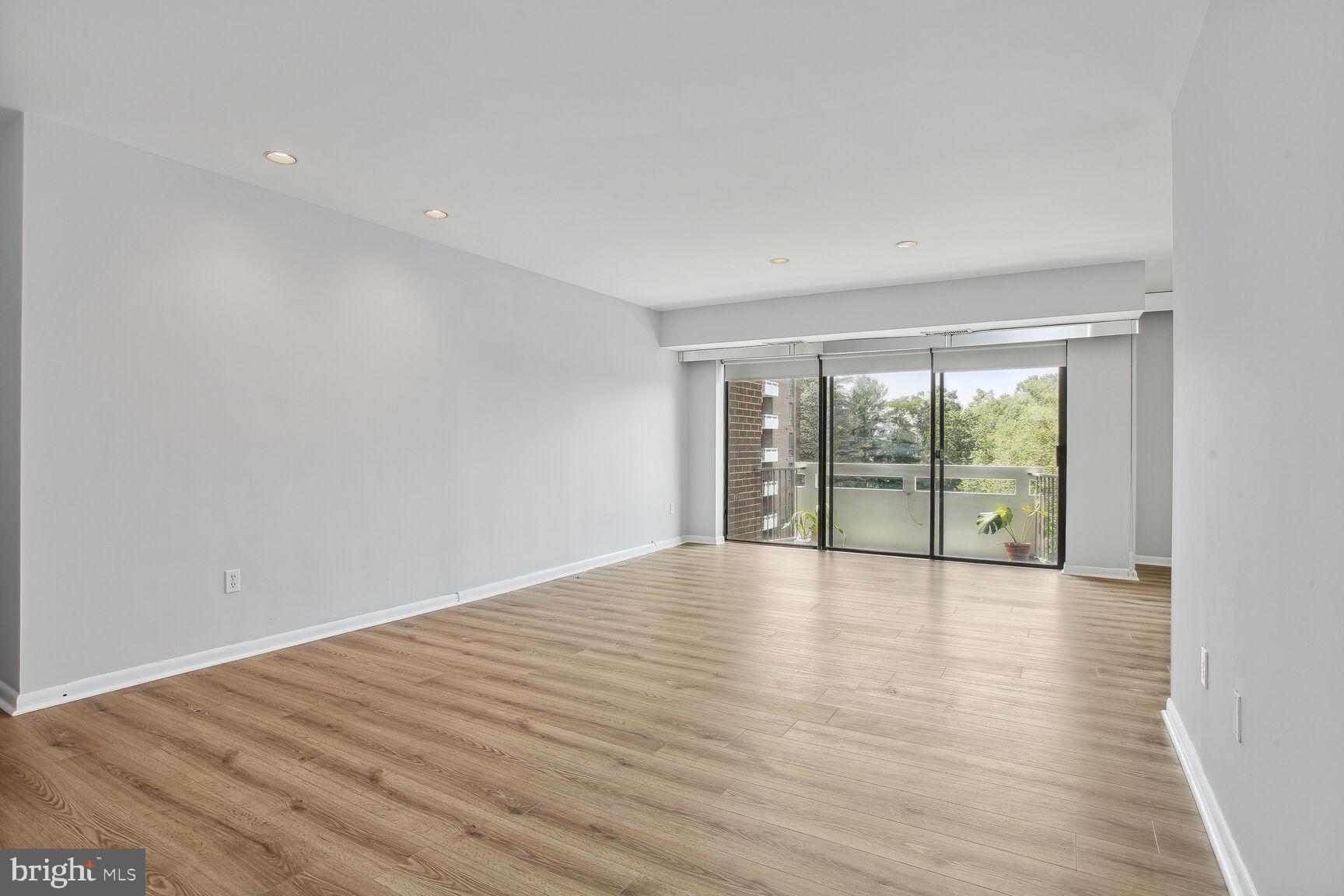 7 Slade Ave #405