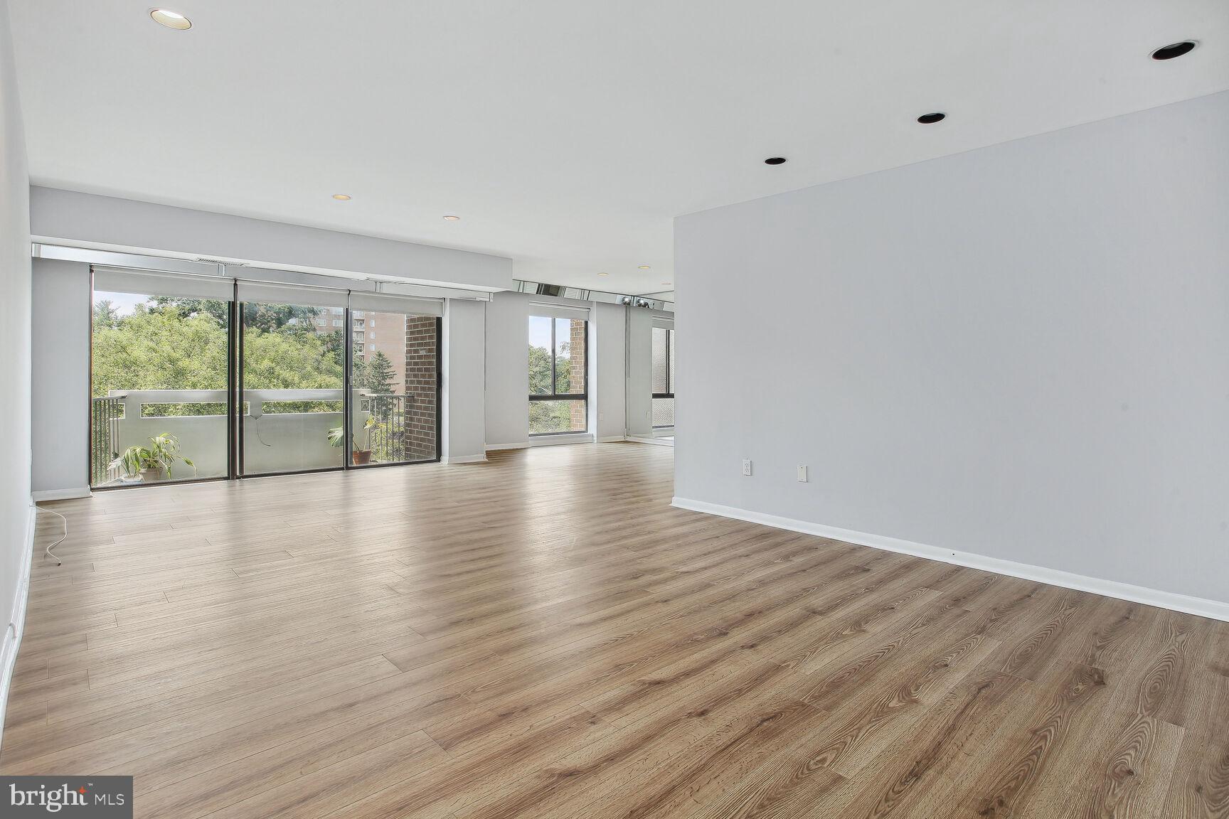7 Slade Ave #405