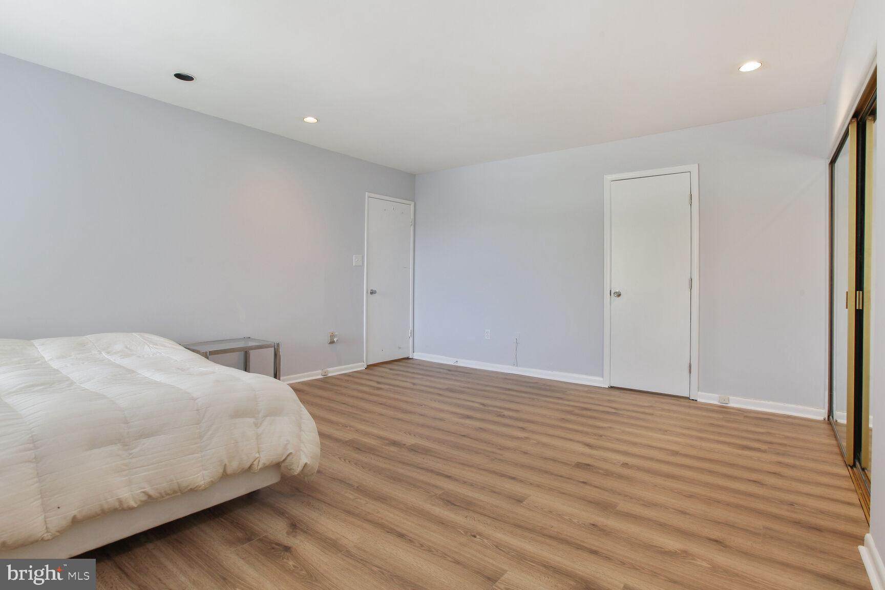 7 Slade Ave #405