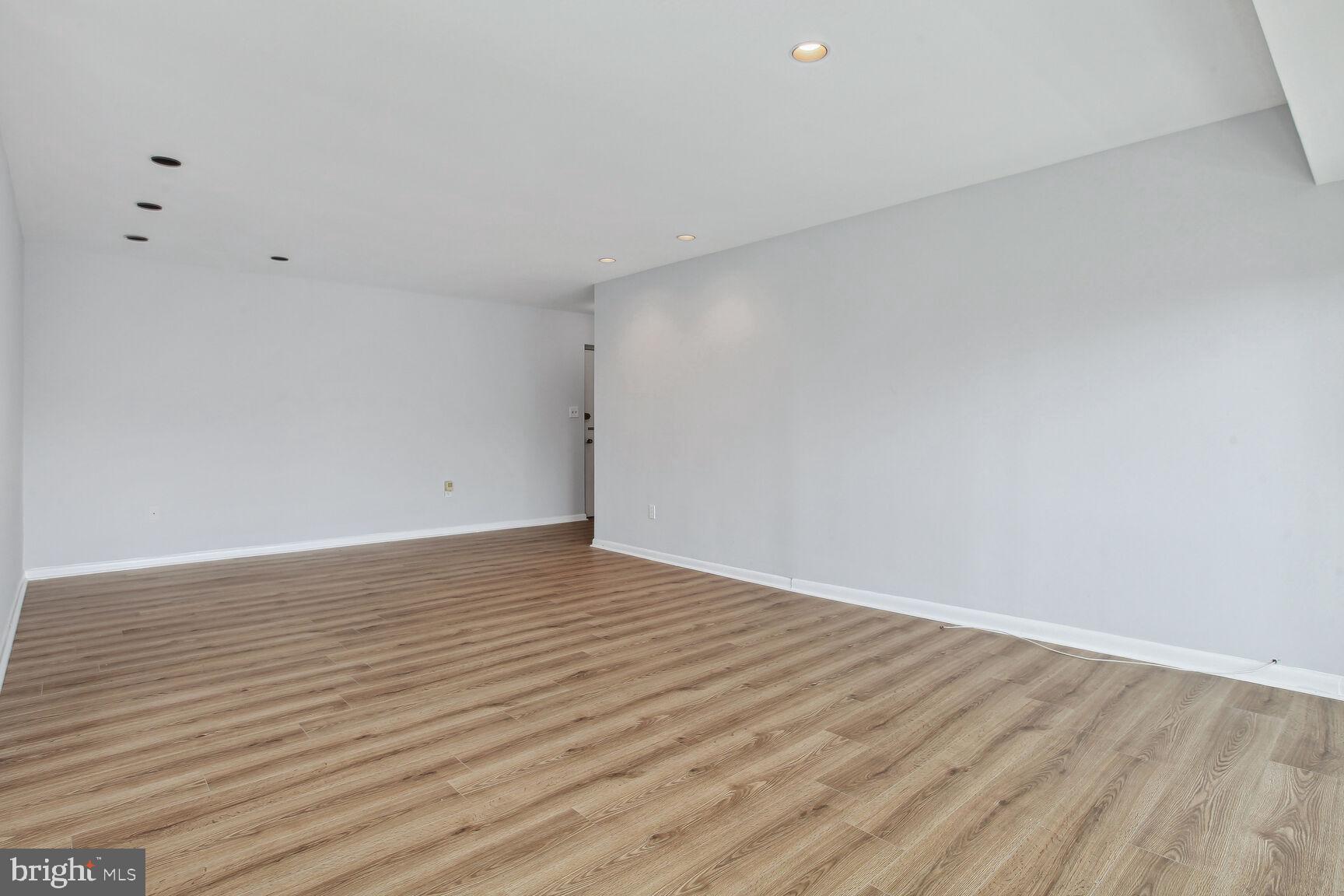 7 Slade Ave #405