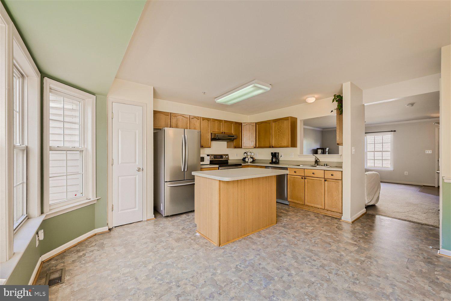 2036 Rosecrans Ct