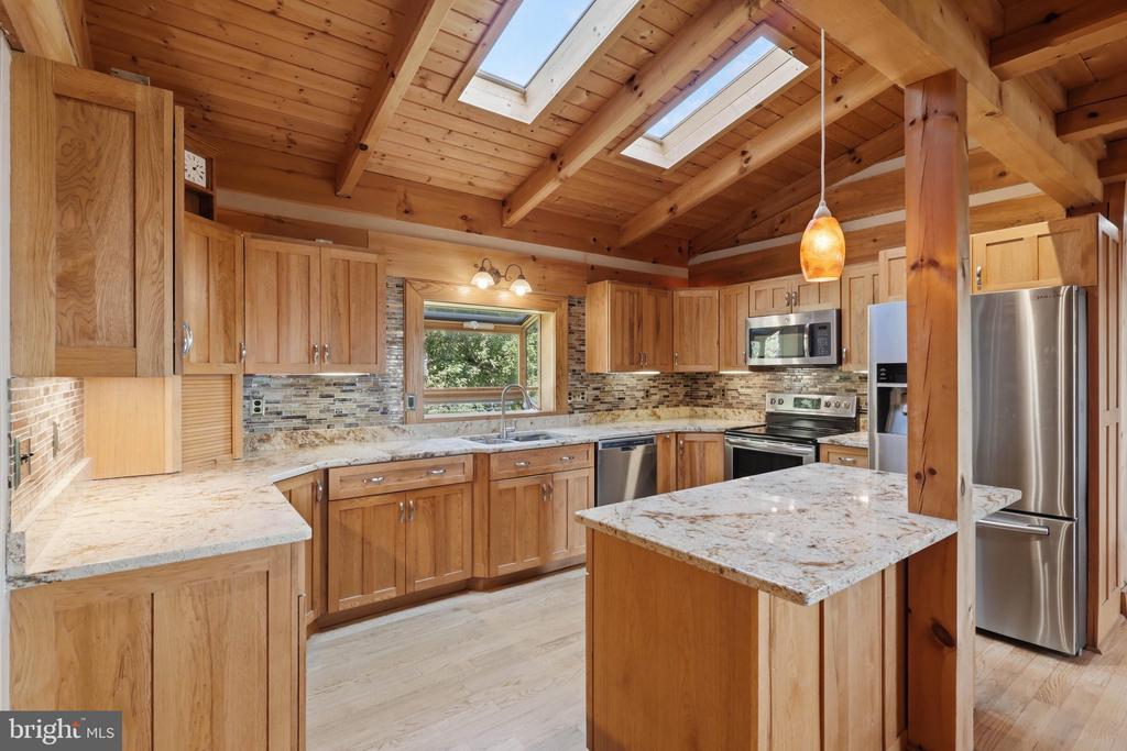 2512 SCRAVEL ROAD