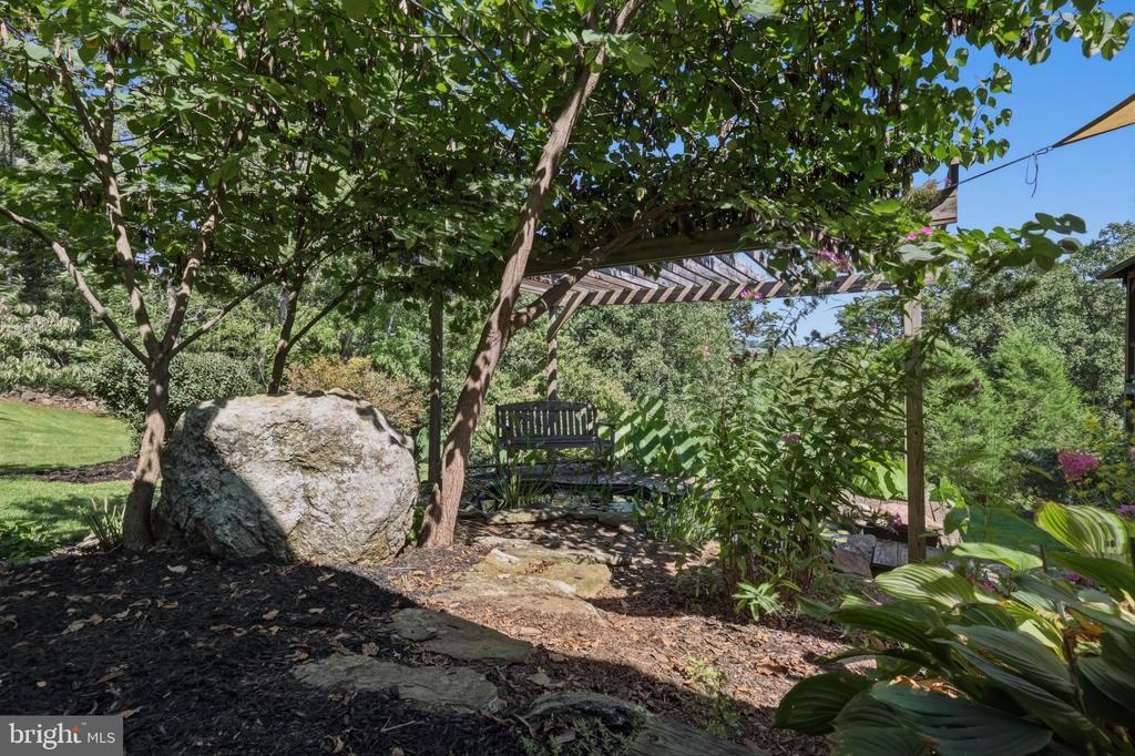 2512 SCRAVEL ROAD