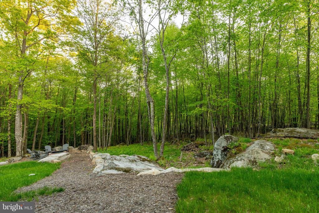 422 Mountaintop Rd
