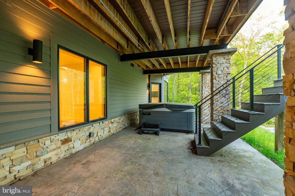 422 Mountaintop Rd
