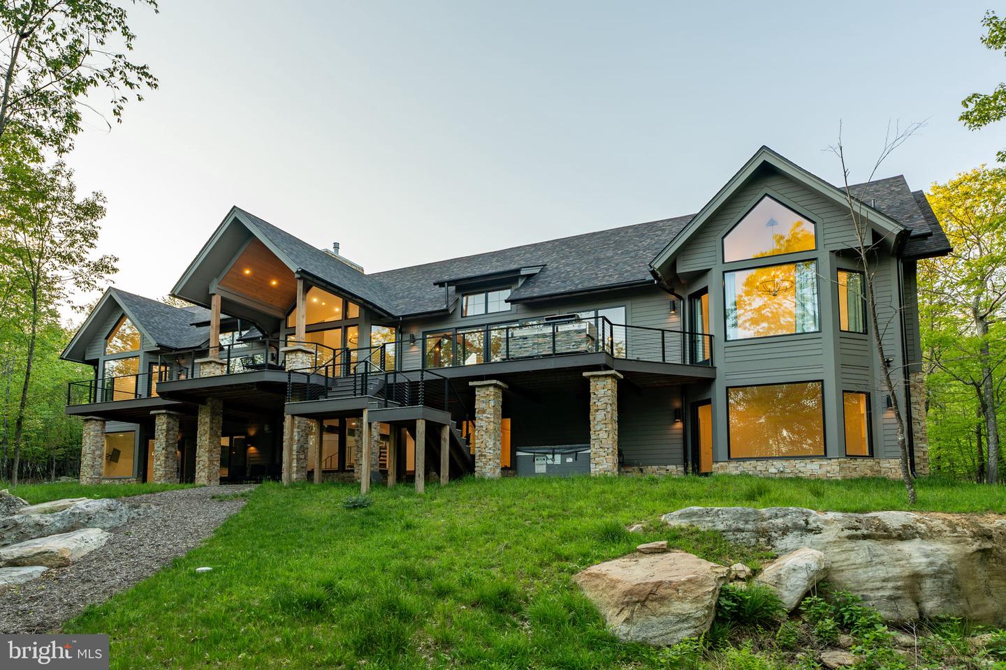422 Mountaintop Rd