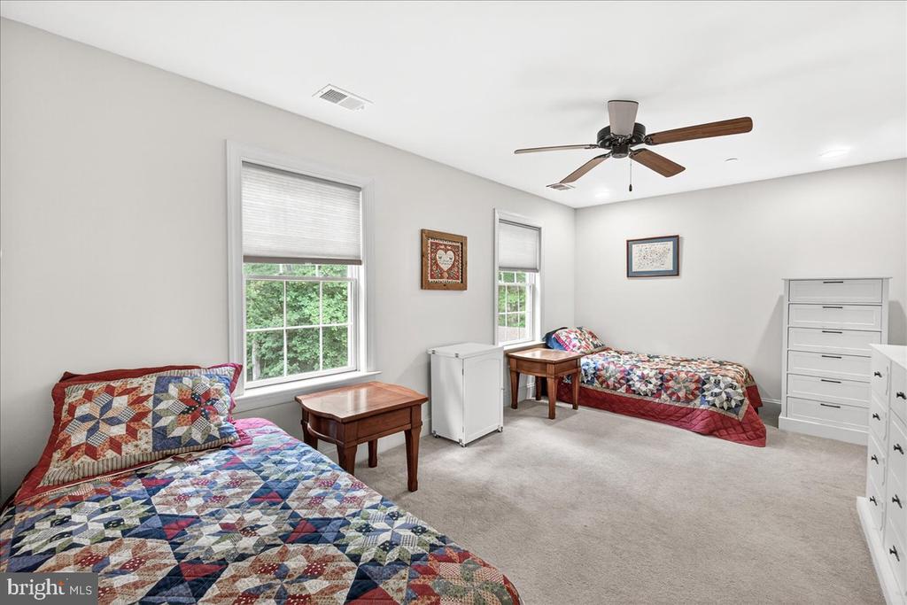 2516 DAISY ROAD