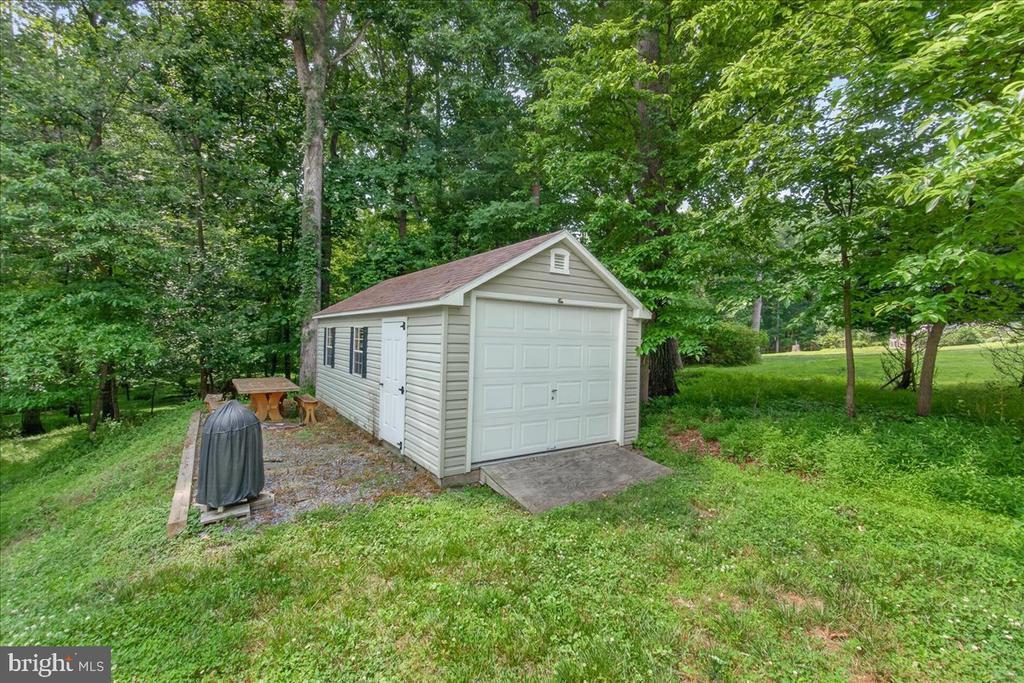 2516 DAISY ROAD