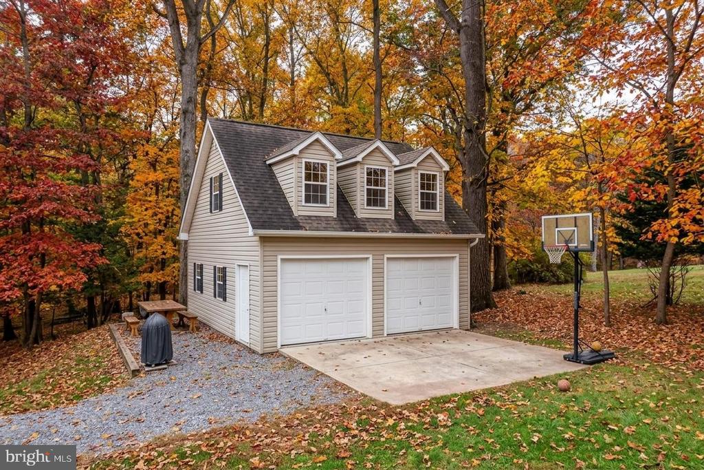 2516 DAISY ROAD